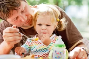 controlar a alimentação do filho