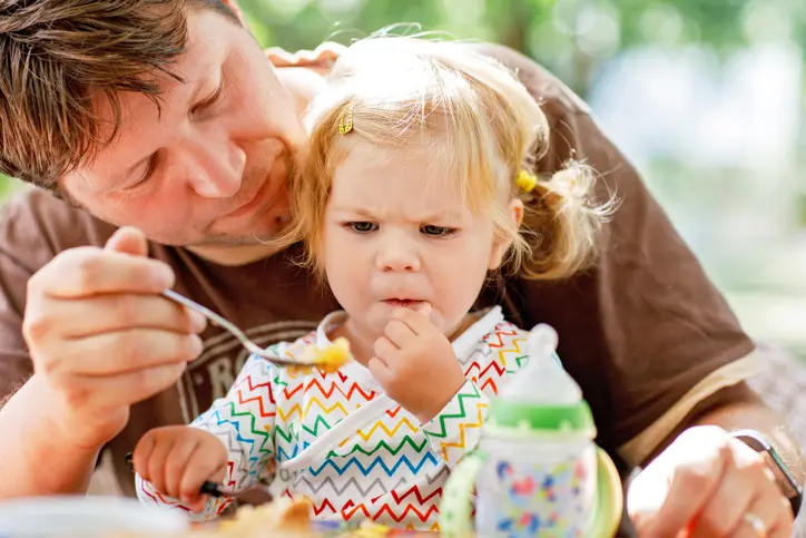 controlar a alimentação do filho